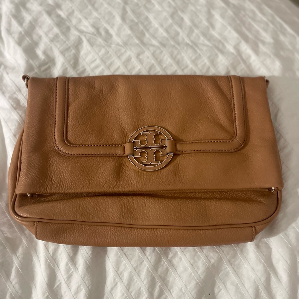 Tan Tory Burch Large Cluth